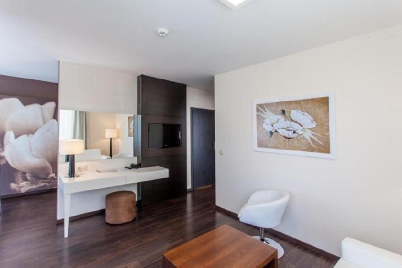 Apartament 241Lux W Diva 코워브제크 외부 사진